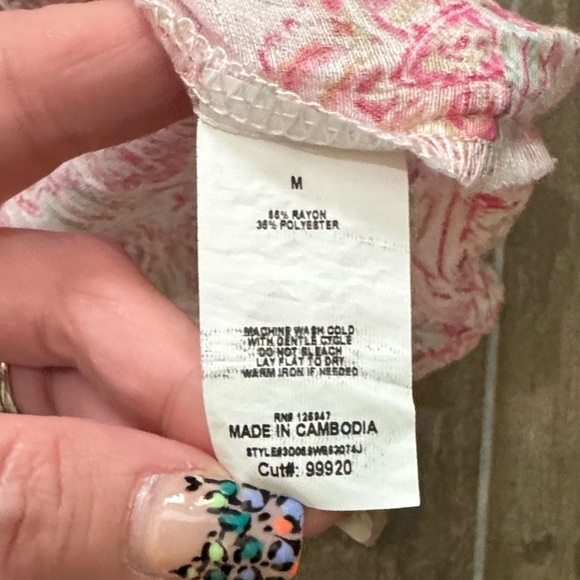 Elegant Pink Floral Women's Blouse - Picture 8 of 8